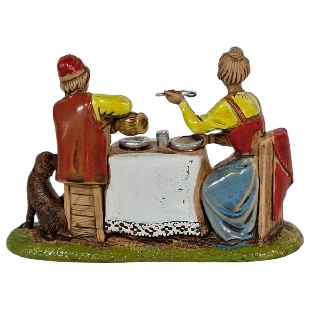 Statua presepe 6 cm osteria con uomo e donna al tavolo con il cane