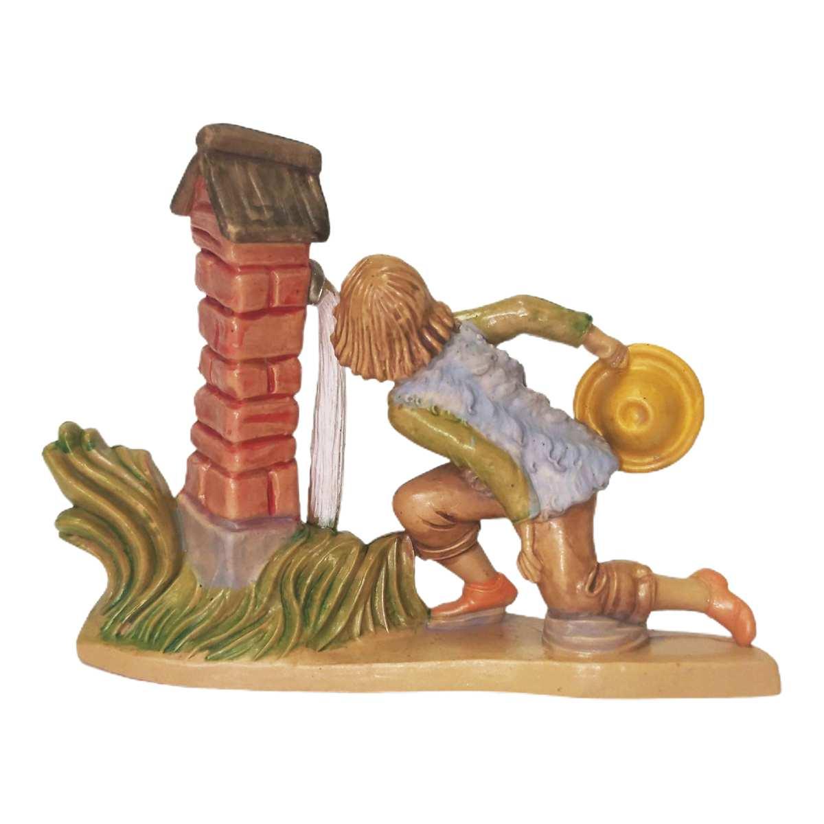 Statua presepe 12 cm pastorello in ginocchio alla fontana