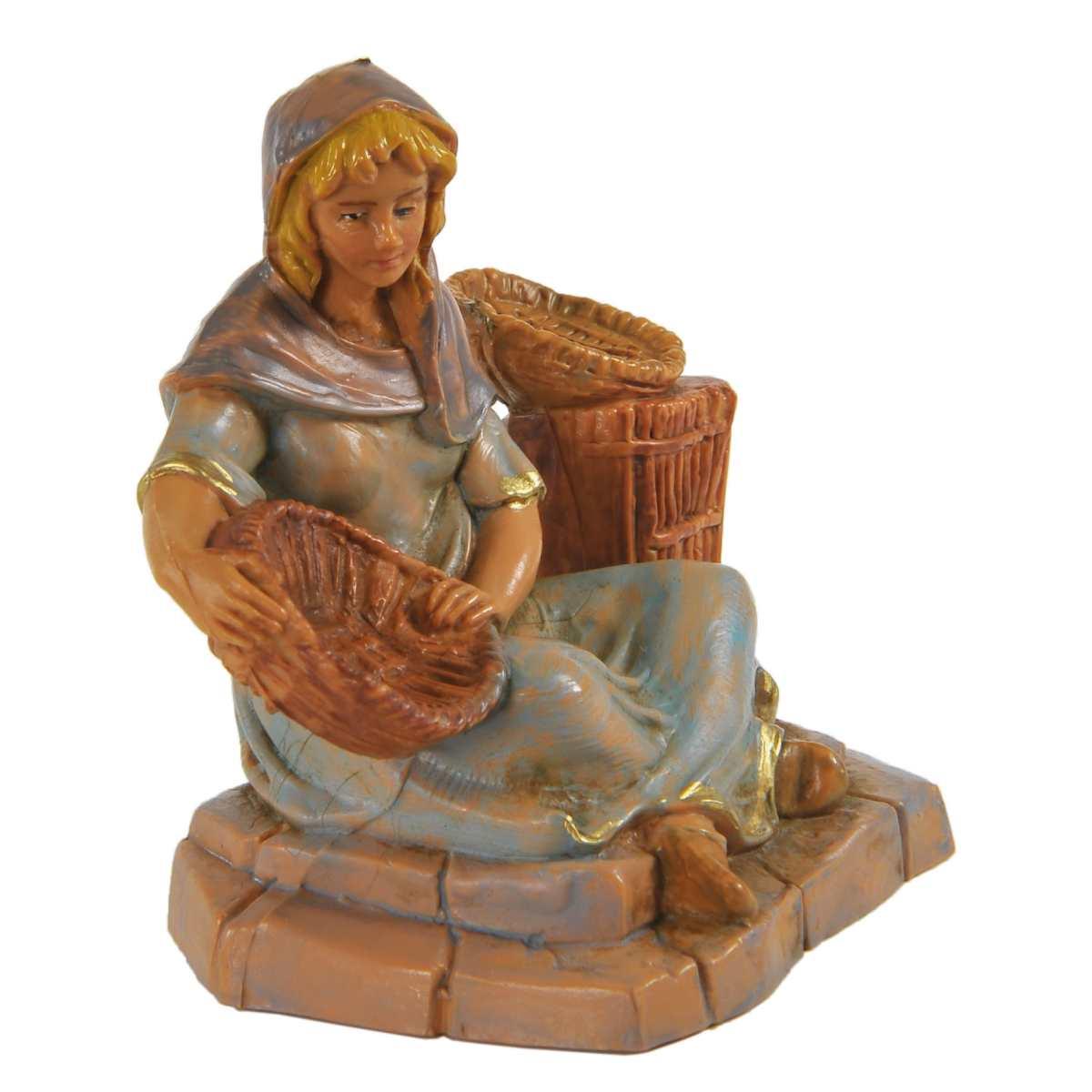 Statua presepe 9.5 cm pastorella 3 ceste seduta
