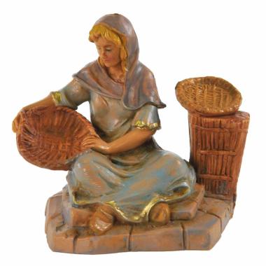 Statua presepe 9.5 cm pastorella 3 ceste seduta
