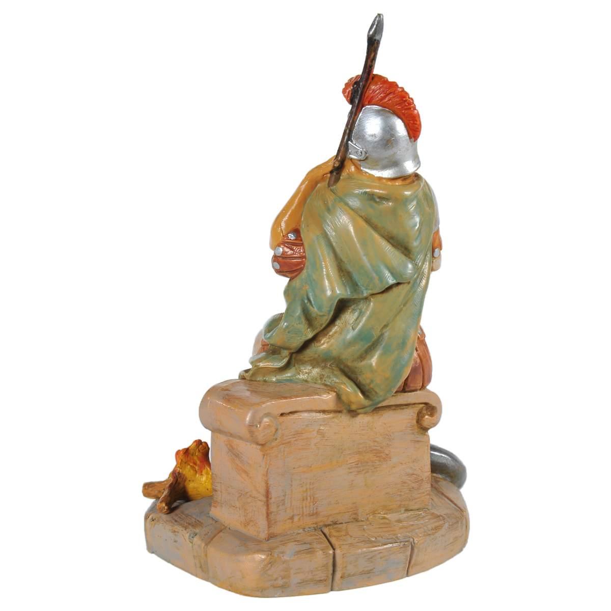 Statua presepe 12 cm soldato romano seduto fuoco