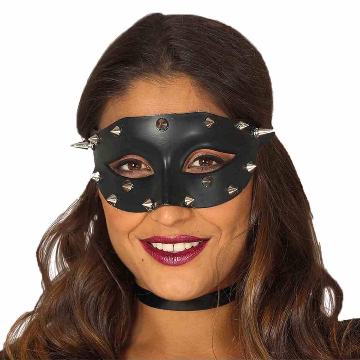 Maschera viso pvc nera borchie