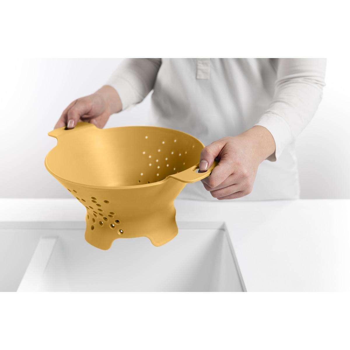 Scolapasta Cosmo Giallo con Manici cm.Ø25 | Veca S.p.A.