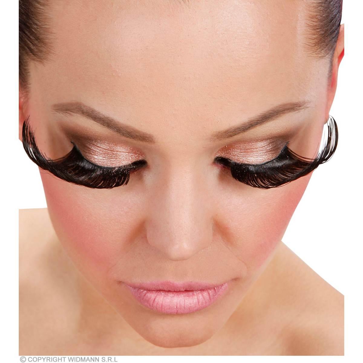 Trucco ciglia nere extra lunghe