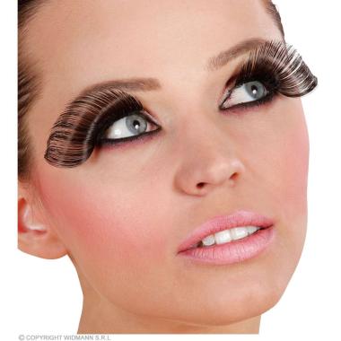 Trucco ciglia nere extra lunghe