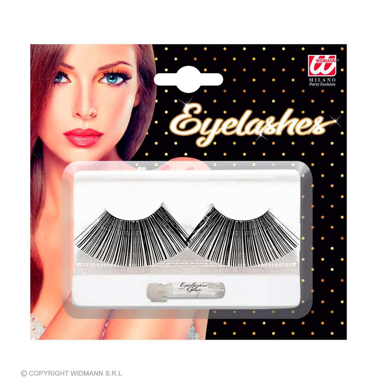 Trucco ciglia nere extra lunghe