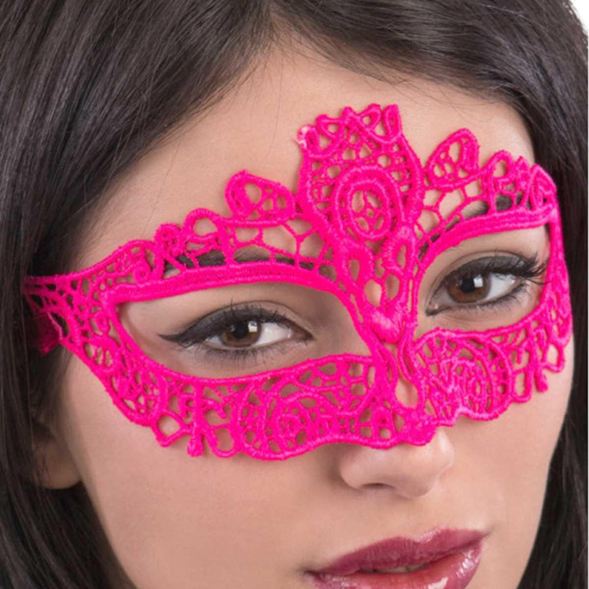 Maschera viso tessuto macrame rosa fluo