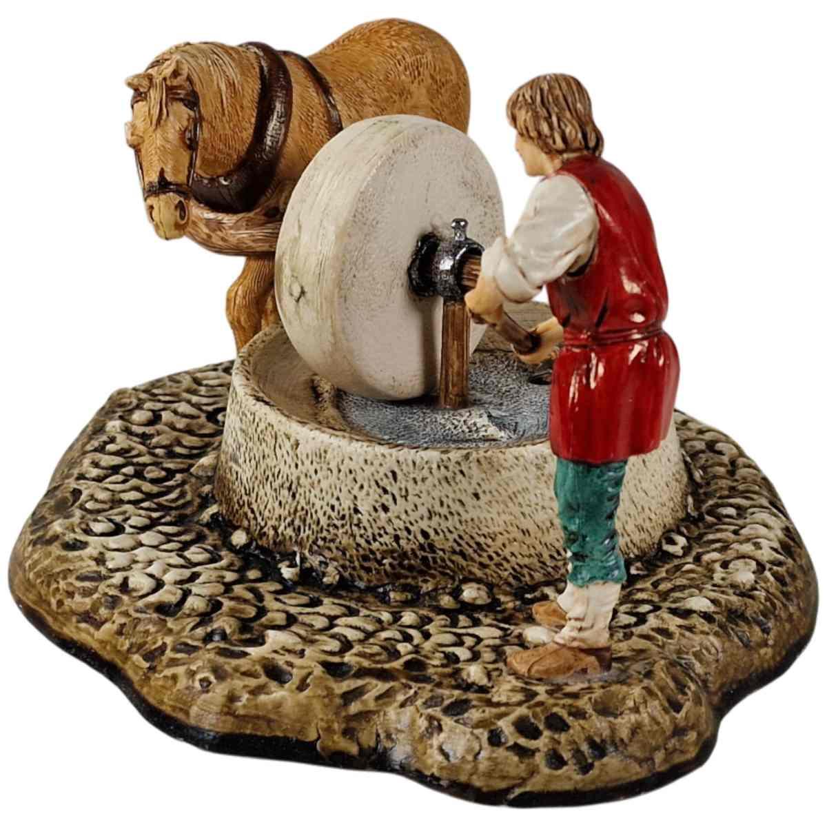 Statua presepe 10 cm gruppo pastore alla macina cavallo