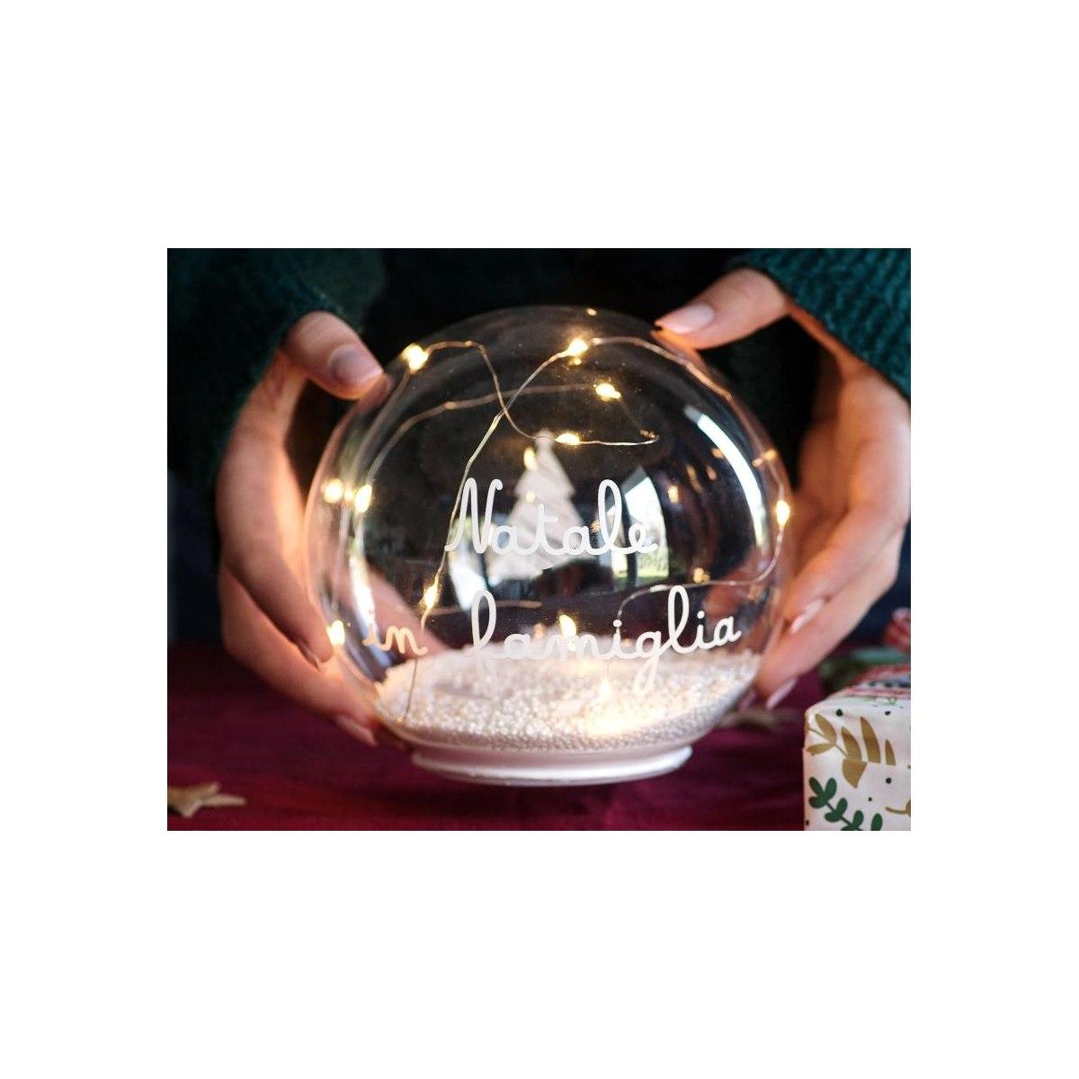 Pallina natalizia vetro trasparente scritta natalizia in famiglia led 15 cm