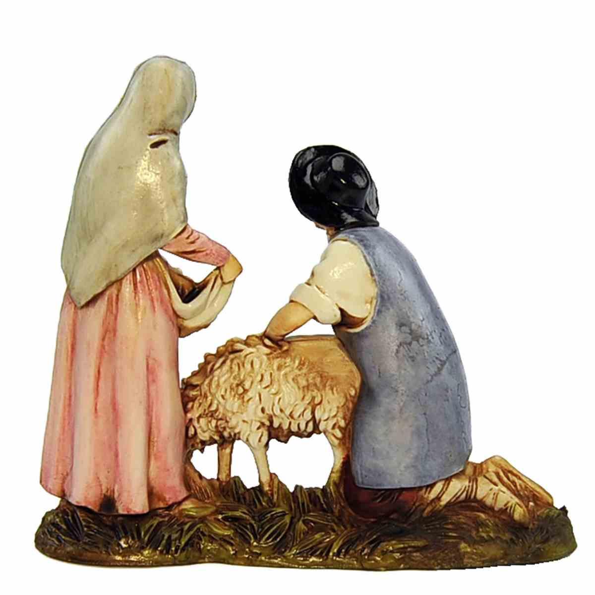 Statua presepe 8 cm pastore donna alla tosatura